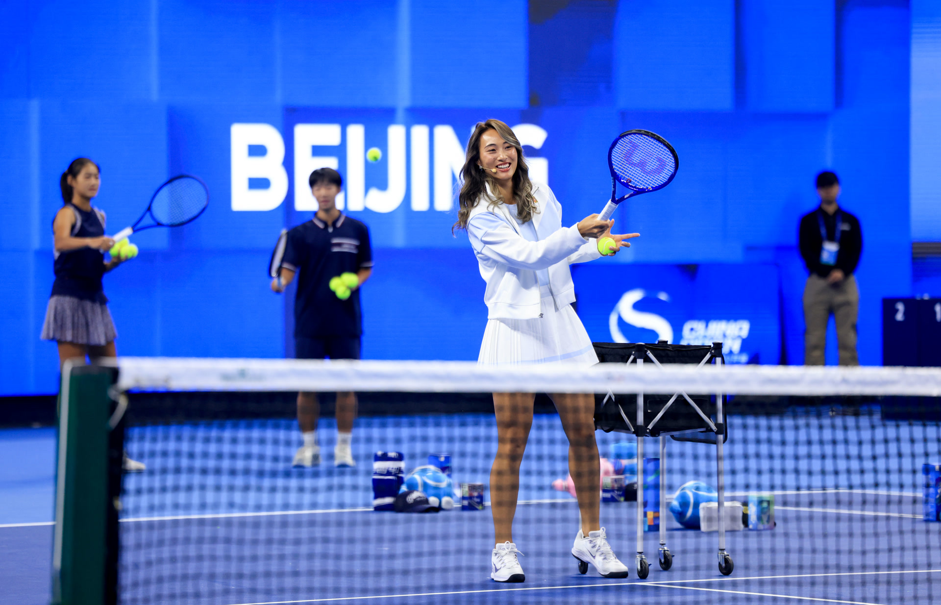 开赛启幕, 钻石球场内 开赛启幕, 钻石球场内