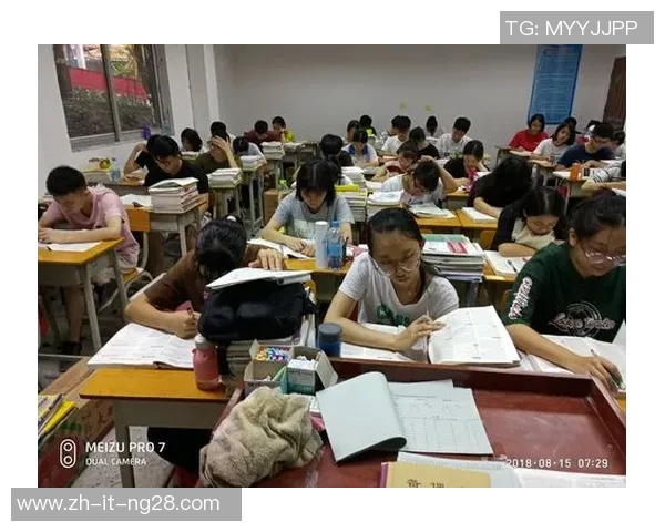 以斯球星足球风云：从赛场传奇到人生故事的精彩篇章