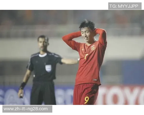 足球场上的悲剧瞬间 球星受伤与比赛命运的转折